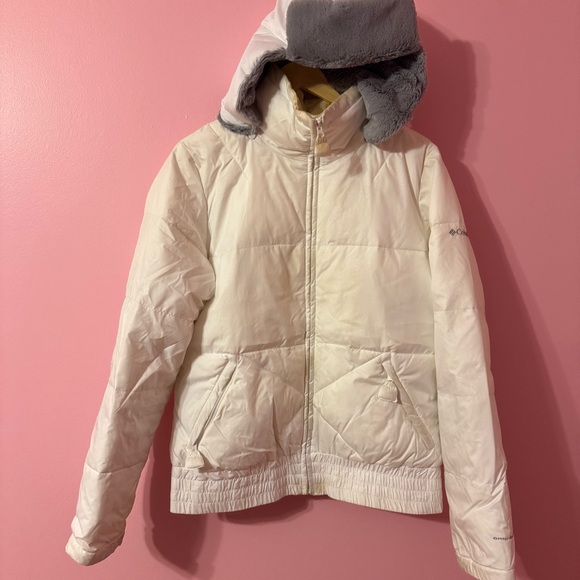 Columbia Cream Puffer Jacket with Quilted Design - Picture 2 of 12